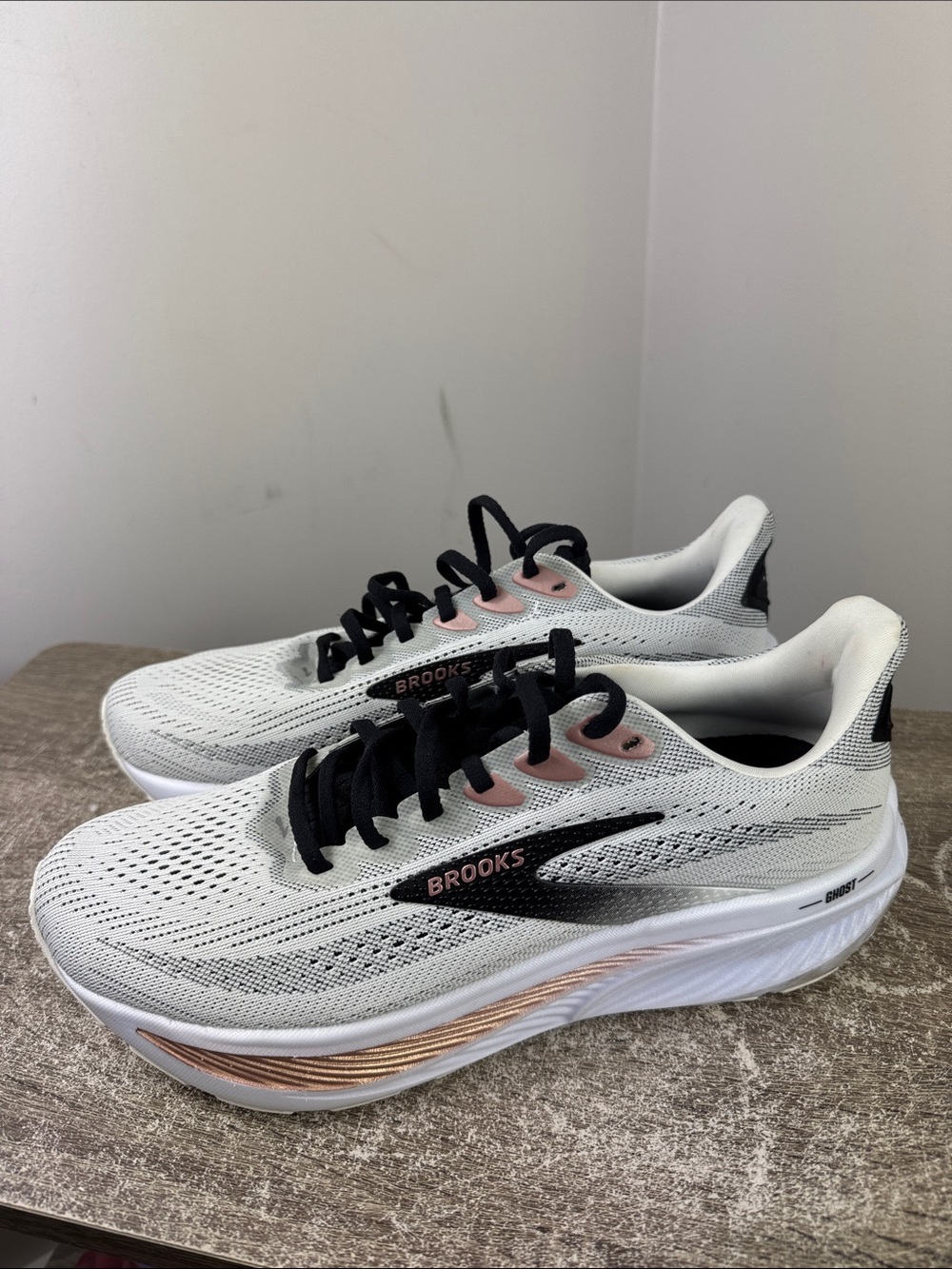Brooks ghost 17 womens rose gold black size 10.5 running gym walking shoe - Picture 4 of 7